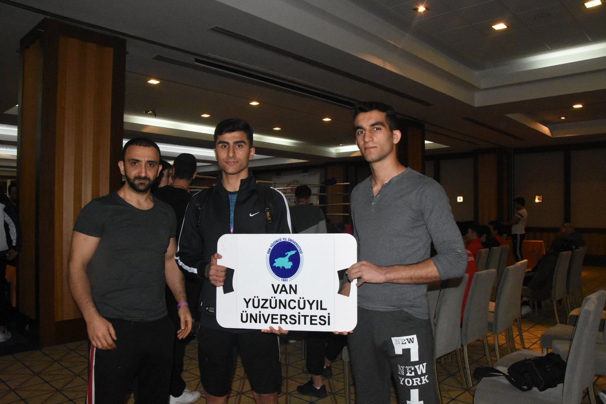 Kuşadasında devam eden  üniversiter  arası muay thai Türkiye şampiyonası tüm hızıyla devam ediyor