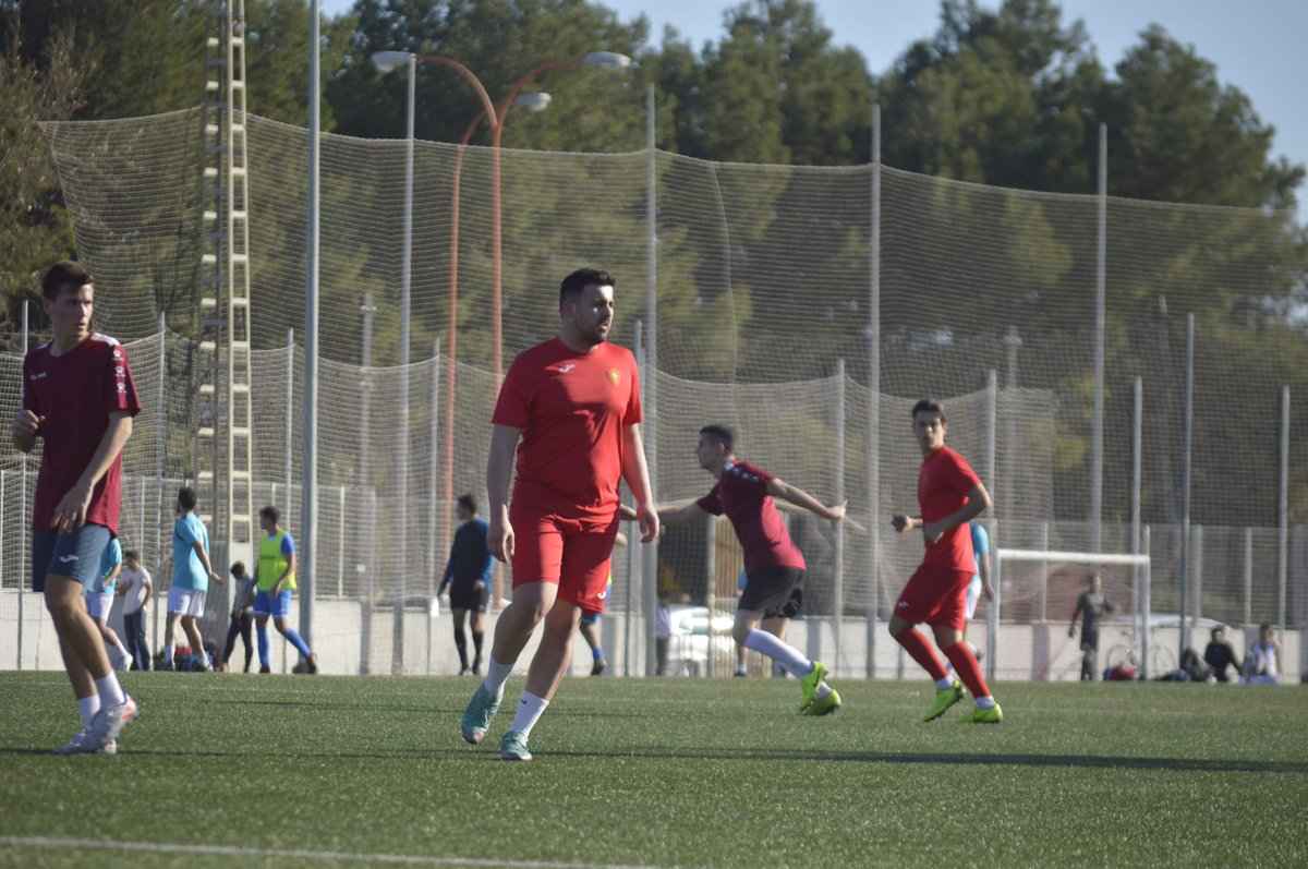 MurciaImperium's tweet photo. Victoria 5-2 contra @fc.eternos. Goles de:

⚽⚽ Dario
⚽ Diego
⚽ Pedro
⚽ Mario

Seguimos esta racha positiva de 4 victorias seguidas que nos mete en las posiciones de arriba. https://t.co/JJzjEHNpyr