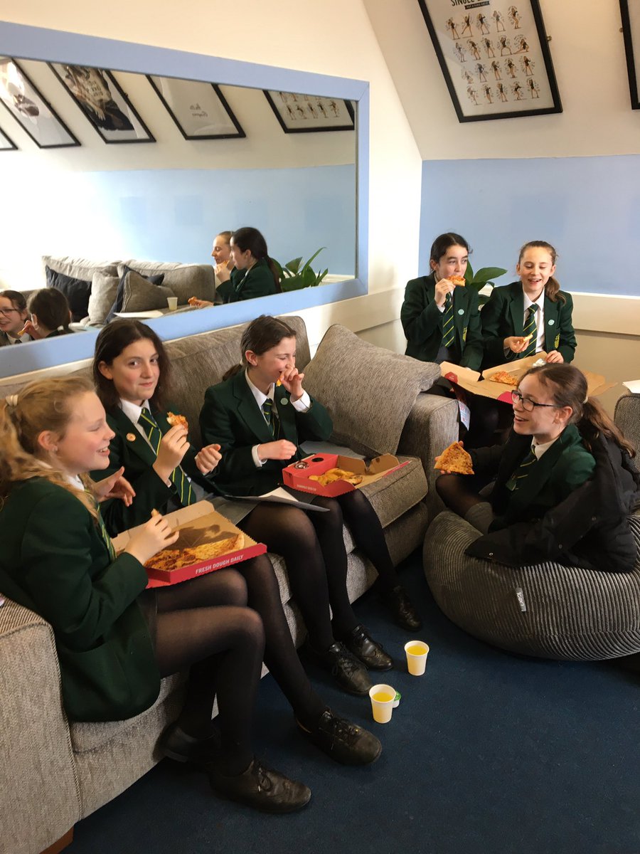 A fun lunchtime quiz and pizza party for the Y8 girls. A very closely fought competition but the winners will be celebrating later with plenty of yummy goodies! #dominoespizza #schoolquiz #MakingMemories #allfriendstogether