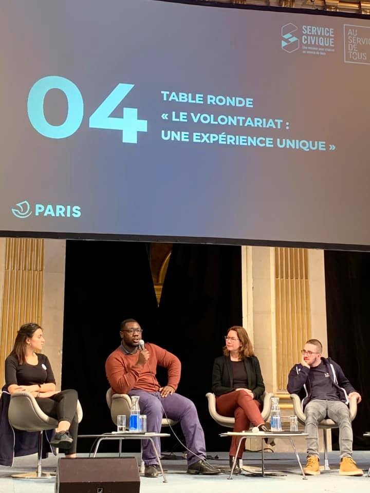 i_engagement's tweet photo. Ce matin, Arthur (#PromoIDE2019), participait à la Cérémonie en l’honneur des jeunes en @ServiceCivique de la Ville de @Paris et de leurs tuteurs.
L’occasion pour lui de revenir sur son expérience de volontariat et sur son accompagnement par l’Institut.
#LiveIDE2020 https://t.co/D28wE9rMKc