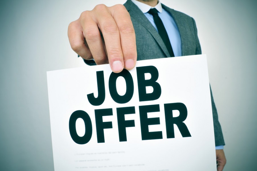 RSVP for Thursday's 5 pm workshop: I got a job offer...now what?! 
Even if you don't have one yet, there are some things to consider beforehand. In this workshop we answer common questions we get asked by students.   RSVP at  eiu-csm.symplicity.com/students/ or call 217-581-2412.