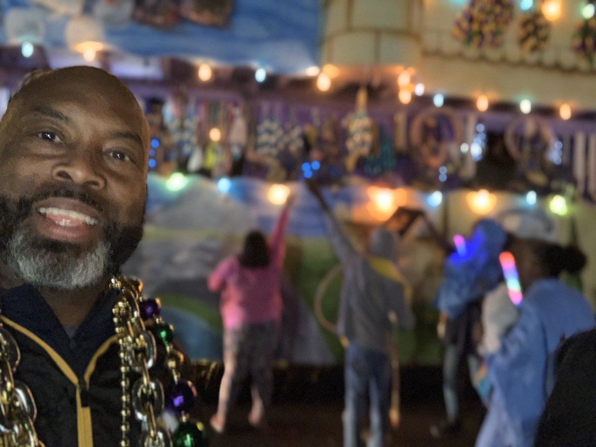 KevinGeorge1911's tweet photo. Happy Mardi Gras everybody! #notjusttuesday https://t.co/TBCGSnZxZh
