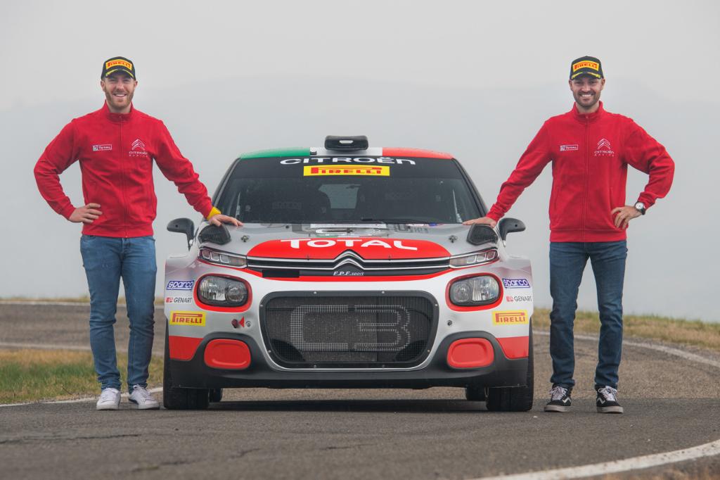 citroenitalia's tweet photo. Dopo il successo ottenuto nel 2019 con la vittoria nel Campionato Costruttori, Citroën Italia affronta anche quest’anno una nuova sfida e partecipa al #CIR2020 con @Crugnola_Andrea e @EliaOmetto a bordo di #C3R5. Scopri di più https://t.co/Hd8JMLBWll. https://t.co/xpiaUKTW21