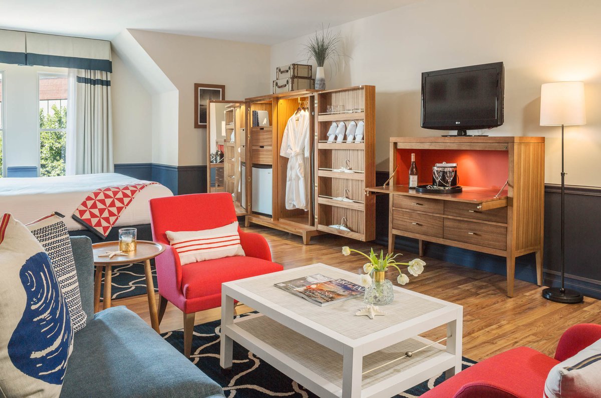 Whether you come to Portland for business or pleasure, we have a picture-perfect room to suit your needs.