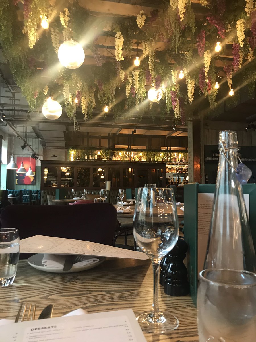 Bit of beautiful lunch with <a href="/DomingoLealPrez/">Domingo Leal</a> today <a href="/ElGatoNegroFood/">El Gato Negro Tapas</a> 👌