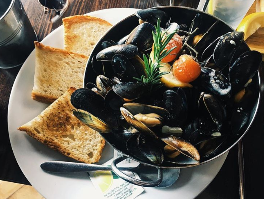 OarhouseHowth's tweet photo. We're serving deliciousness this lunchtime. Why not join us?
Award winning seafood on the west pier, #Howth.
€50 Dine for Two Offer - on sale now. https://t.co/36IZOpZ5aR https://t.co/MP9EkdtNdc