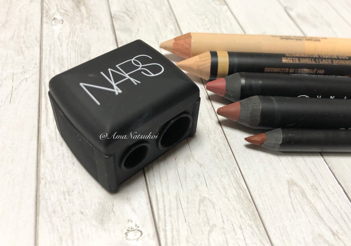 あまなつ Narsのペンシルシャープナー これがあれば私の手持ちの大体のものは綺麗に削れると気づいてしまった 2種類の大きさがあるのでshuuemuraやアナスタシアの極太コンシーラーも削れるし 細いmeltのアイライナーも削れるし勿論narsのリップペンシルも あまなつ Narsのペンシルシャープナー これがあれば私の手持ちの大体のものは綺麗に削れると気づいてしまった 2種類の大きさがあるのでshuuemuraやアナスタシアの極太コンシーラーも削れるし 細いmeltのアイライナーも削れるし勿論narsのリップペンシルも