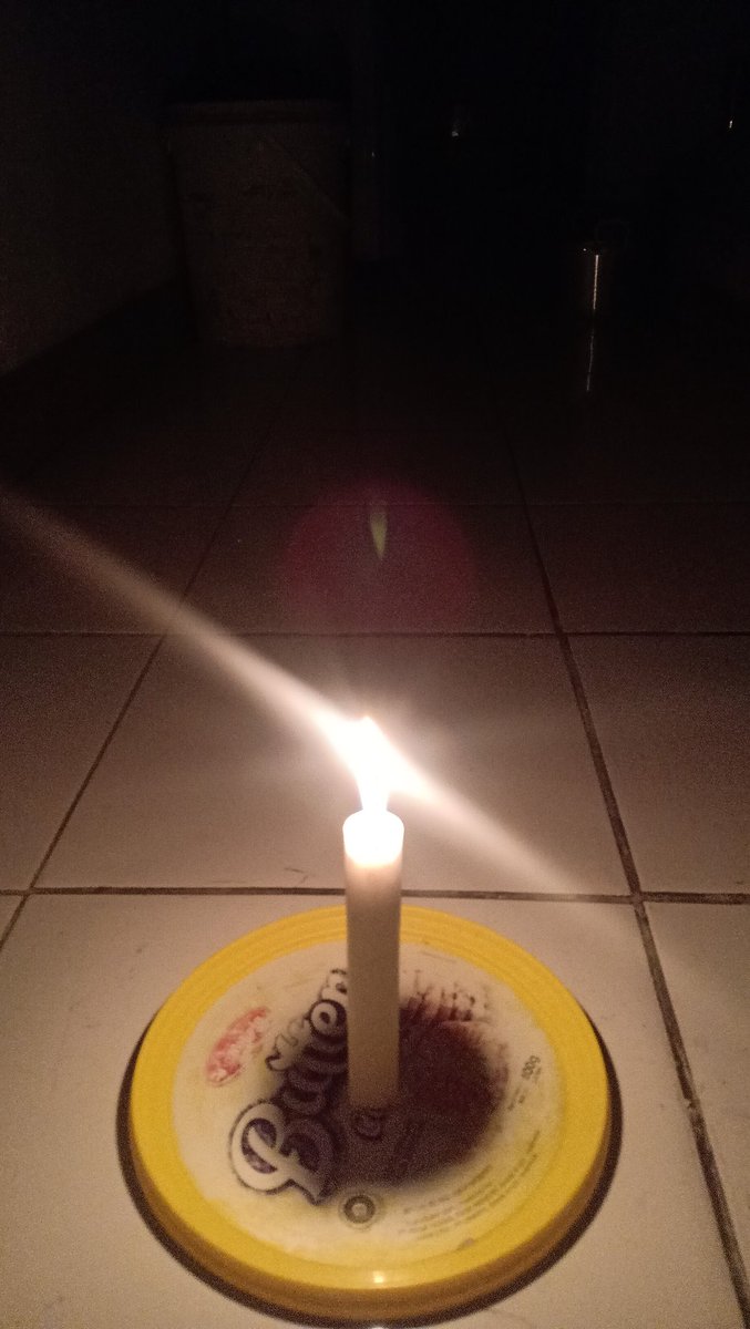 Mati lampu dari subuh ampe sekarang, berasa banget jadi megantropus paleojavanicus.