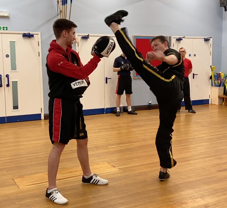 blazemartialart's tweet photo. Kicking drills in our Ascot / Sunninghill Teenager & adult Kickboxing class recently.
#blazemartialarts #kickboxingascot #kickboxingwindsor #kickboxingbracknell #kickboxingwokingham #razprmartialarts #kickboxingforkids #kickboxingforadults #kickboxingforteens #dynamickicking https://t.co/dYNGLf20d2