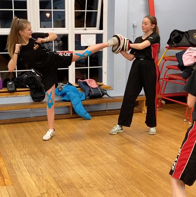 blazemartialart's tweet photo. Kicking drills in our Ascot / Sunninghill Teenager & adult Kickboxing class recently.
#blazemartialarts #kickboxingascot #kickboxingwindsor #kickboxingbracknell #kickboxingwokingham #razprmartialarts #kickboxingforkids #kickboxingforadults #kickboxingforteens #dynamickicking https://t.co/dYNGLf20d2