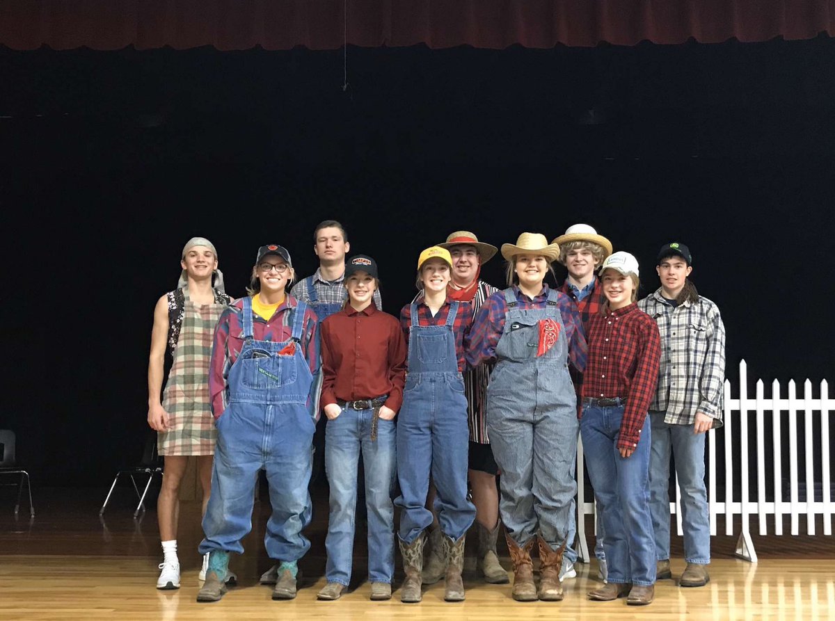 therealsccffa's tweet photo. FFA SWEETHEART WEEK IS HERE!!! ✨💙💛 Today we are, opposite sex farmers!!! 👨🏼‍🌾👩🏼‍🌾🌈 https://t.co/vksJMTkP3k