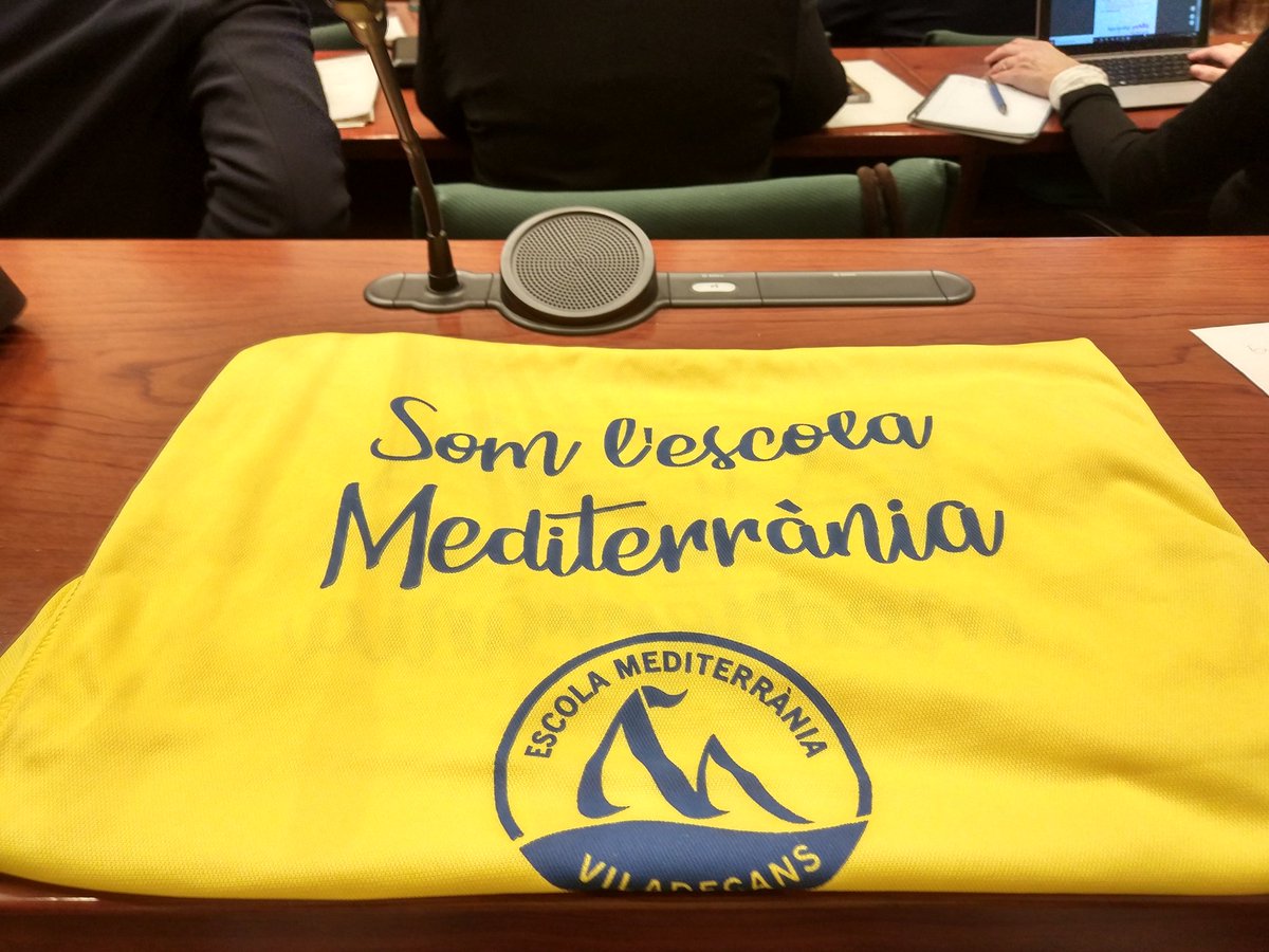 AFAmedi's tweet photo. Tornem a fer acte de presència a la comissió d'@educaciocat del @parlamentcat per reivindicar la inclusió d'una partida als nous pressupostos per a la construcció del institut-escola de #Viladecans que elimini els barracons de l'escola Mediterrània i l'institut Viladecans VI https://t.co/EpegbjmS5U