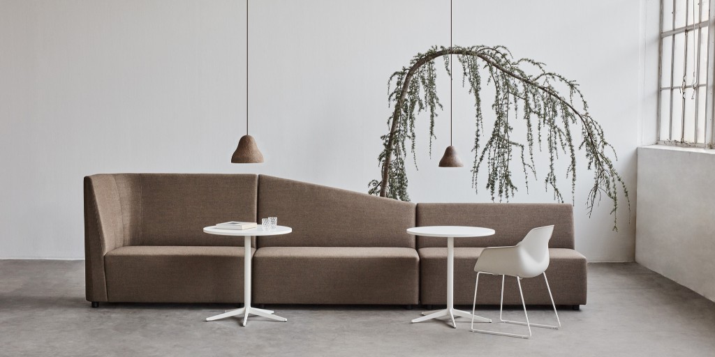 #Comfort meets #style in this sloping FourLikes Lounge setup.

With the wide variety of FourLikes' modules you can create multi-purpose spaces that have a sense of coherence 👌

Pictured: FourLikes® modular, FourMe® 88, FourResting® table.

#letsfurnishtheworldbetter