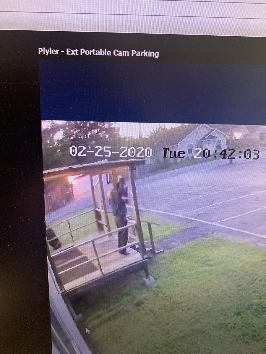 rhbarber's tweet photo. REWARD: special thanks to the early morning exterior decorators ! Identification of said decorators will lead to cookie reward....
LOVE IT! 🏥 https://t.co/rdwQjxzzBW