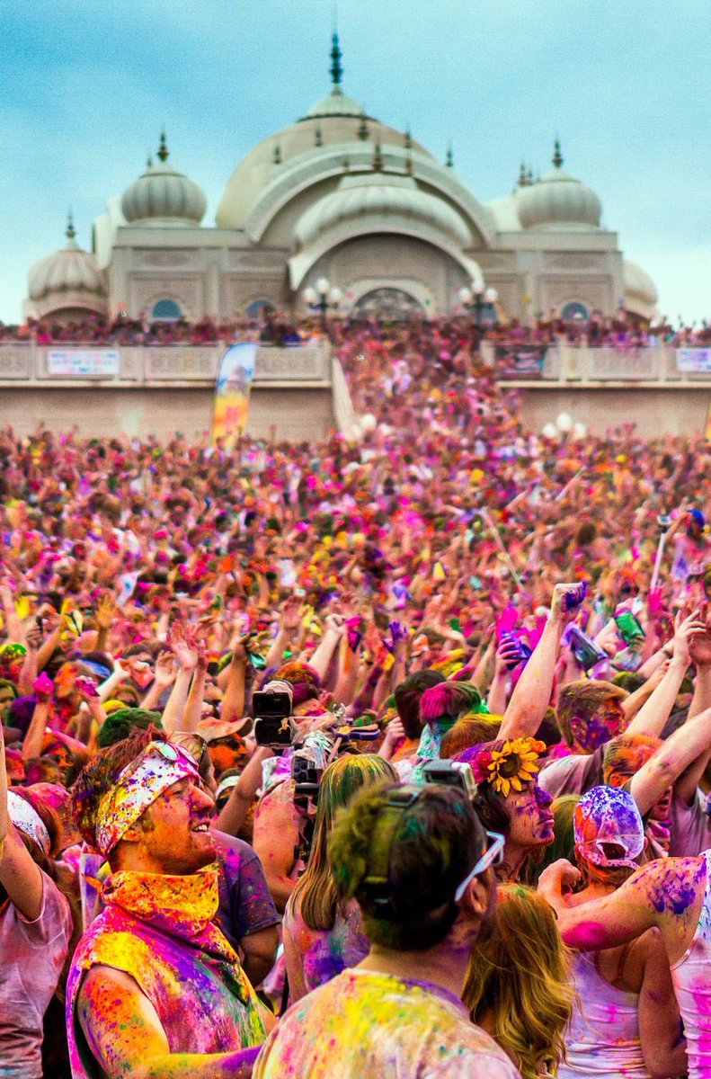 UNCP_PAC's tweet image. Come learn about another culture and celebrate a well known tradition in India! #Spring #uncp #BraveNation #culture #India #Holi #uncp20 #uncp21 #uncp22 #uncp23