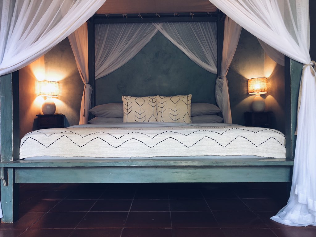 Onedayonetravel's tweet photo. Voilà notre petit nid d’amour pour nos 1ers jours à #Bali, la #villa Zenitude qui porte plutôt bien son nom.
Au cœur de la trépidante #seminyak la villa est pourtant au calme. Parfait comme bureau pour bosser nos contenus sur Singapour👌
#villafinder #onedayonetravel #blogvoyage https://t.co/gIpgylmSV6