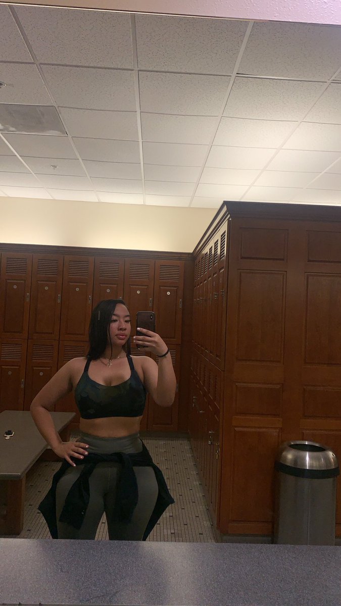 sophialaurrren's tweet image. Body transformation thread >>> when you worked for sum this hard it’s hard not to show it off