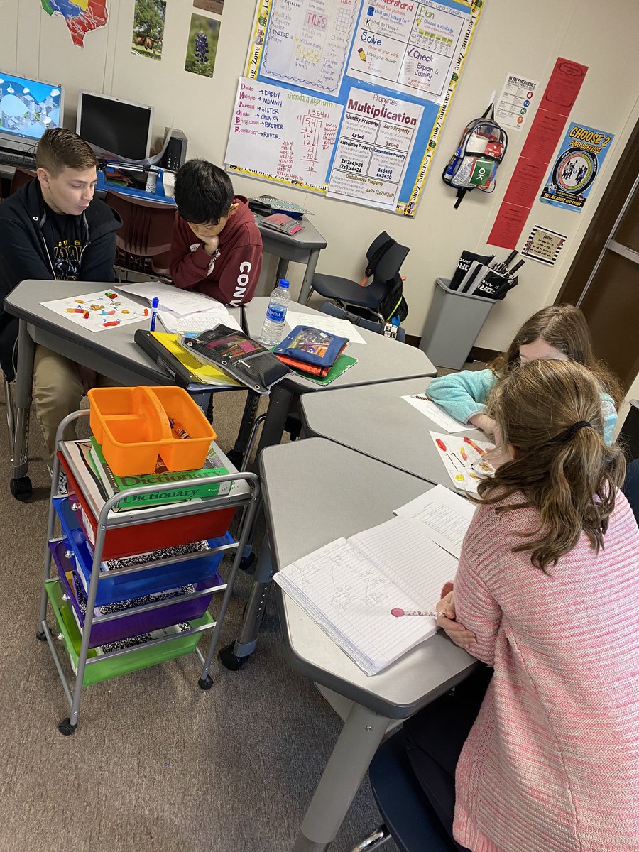 kingsteacher1's tweet photo. Learning about food webs and the interaction between living things! #4thgrade #CISDWalker #sciencepenguin #labsyoueat https://t.co/HKQq63aNNF