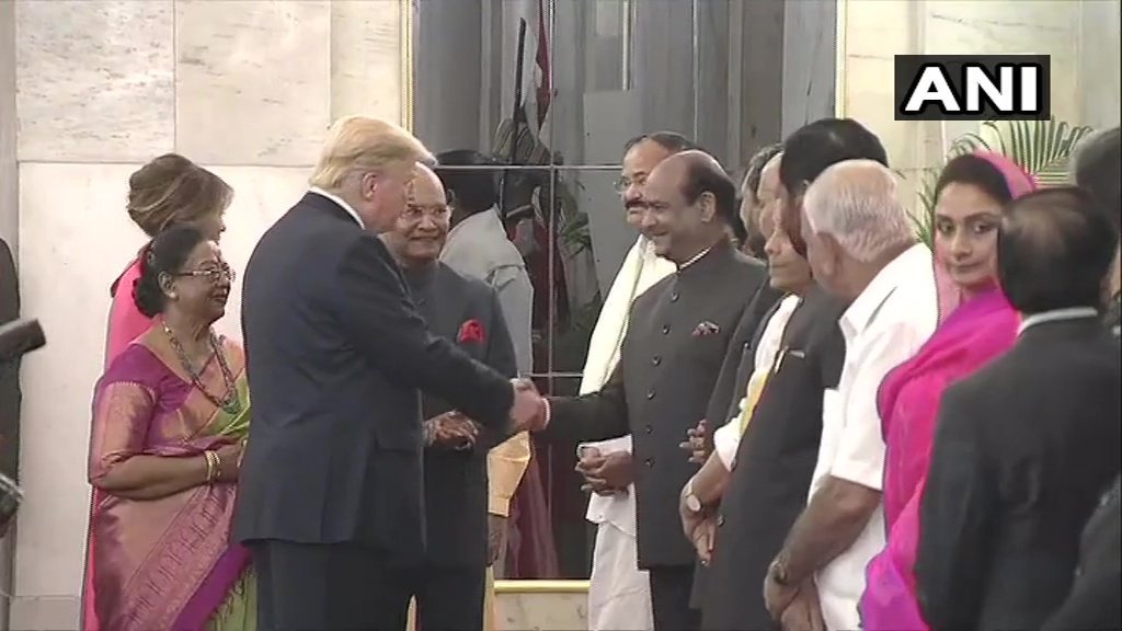 timesofindia's tweet photo. Delhi: US Prez Trump and First Lady Melania Trump meet PM Modi, VP Venkaiah Naidu, LS Speaker Om Birla &amp; other Union Ministers, at Rashtrapati Bhawan.

#NamasteTrump 
#TrumpVisitWithTimes
#IndiaWelcomesTrump 
#TrumpInIndia

(Pics: ANI)

LIVE Updates 👇

https://t.co/91HYlm1WS8 https://t.co/xpxq7MJGCt