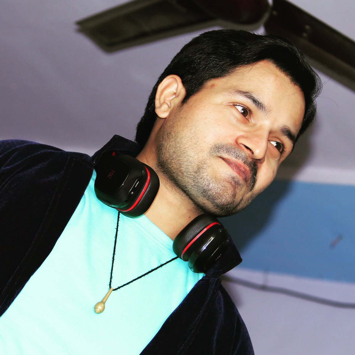 iamssr31's tweet photo. मैं मुस्कुराता अच्छा हूँ..😎😉
.
Clicked By - Sargam Dev
.
#ssr #saagarsinghrajput #saagar #singh #rajput #sagarsinghrajput #sagar #सागर_सिंह_राजपूत #smile #hairstyle #actors #actorslife #loveyourself #happytimes #lifestyle #mylife #mumbai #proudindian #january https://t.co/0FNdXfKz42