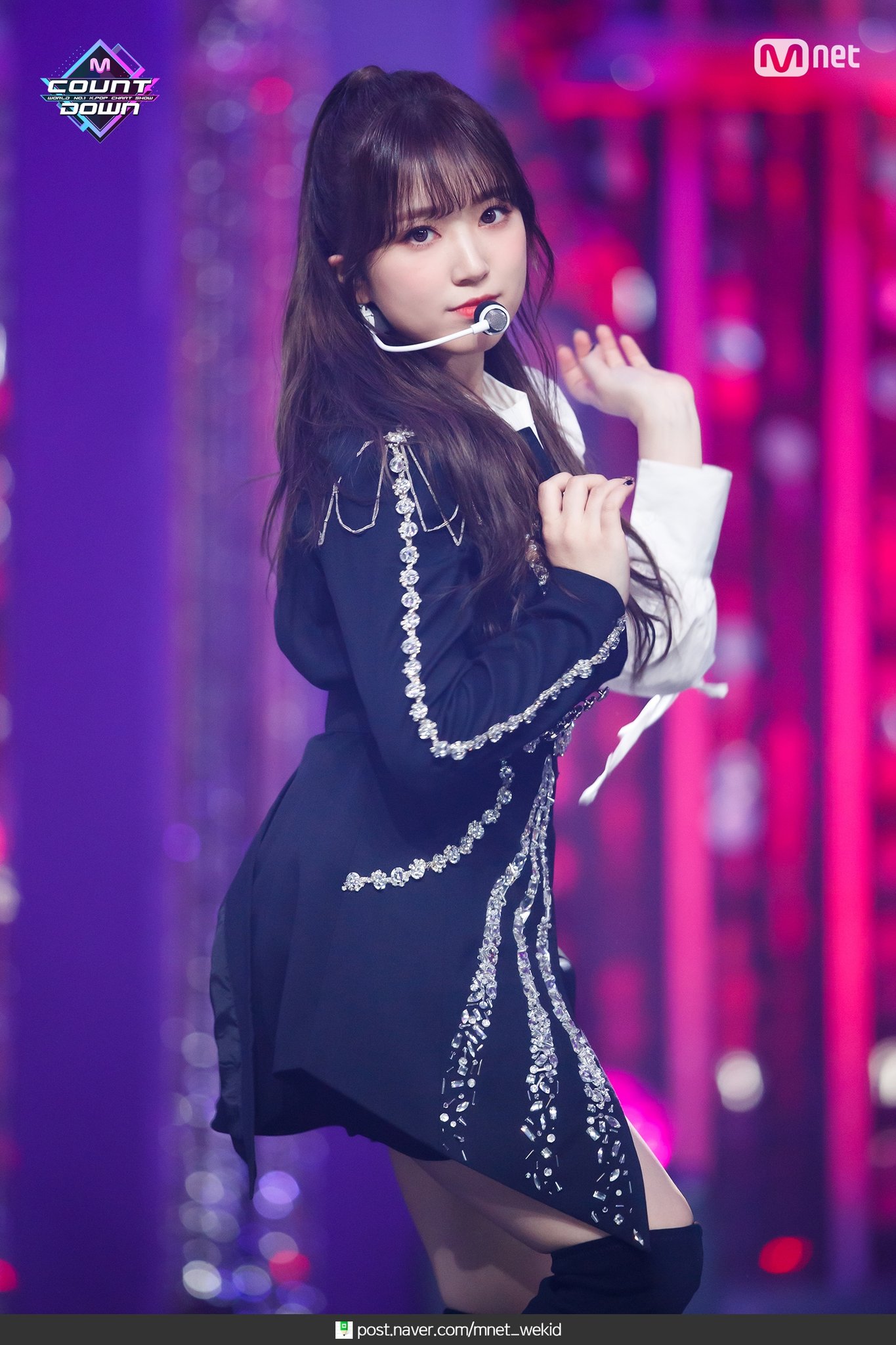 220px-Iz*One_-_Bloom*Iz.png