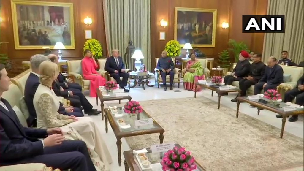 timesofindia's tweet photo. Delhi: US Prez Trump &amp; First Lady Melania Trump with President Ram Nath Kovind &amp; his wife Savita Kovind at Rashtrapati Bhawan; Ivanka Trump &amp; Jared Kushner also present

#NamasteTrump
#TrumpVisitWithTimes
#IndiaWelcomesTrump

(Pics: ANI)

LIVE Updates 👇

https://t.co/91HYlm1WS8 https://t.co/9XWuUUsmpx