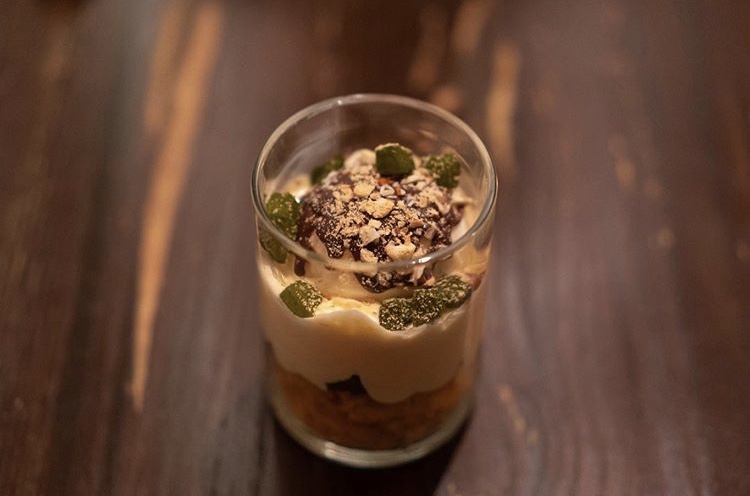 Soft and Fluffy Mochi Parfait😋
📸 @w499340317
#mochi #gelato #cornflakes #parfait ​#japaneserestaurant