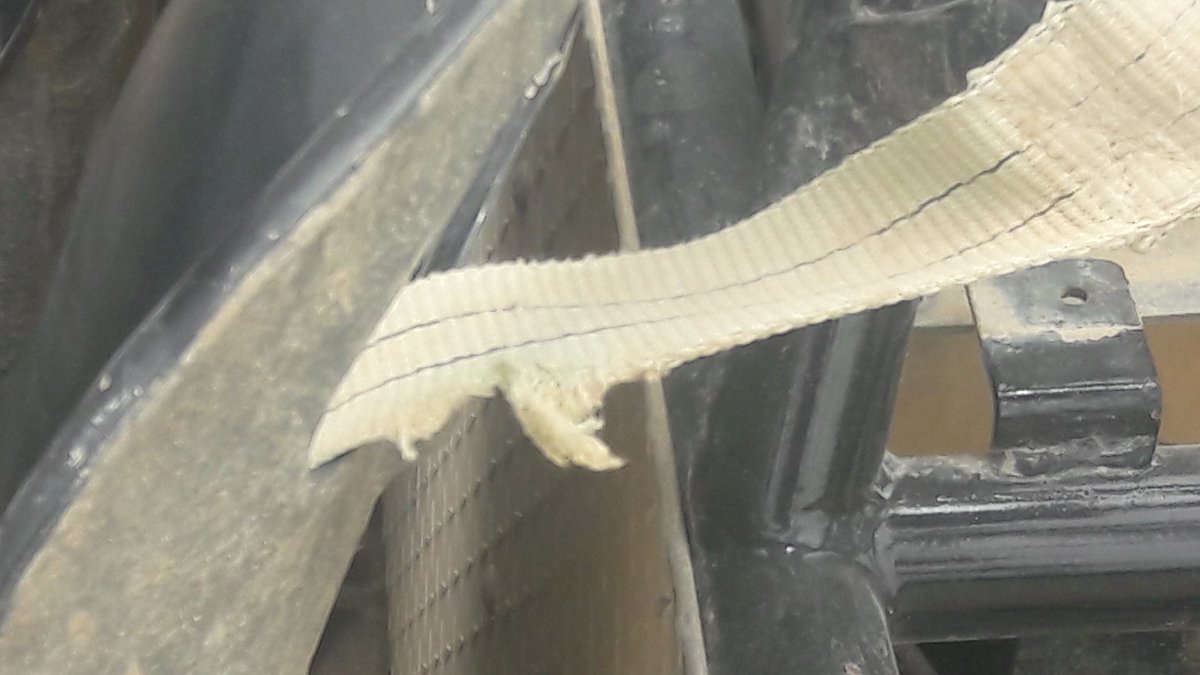 funbuggy's tweet image. #intrant #DIGESETT , cuando instituciones no sirve esta a la vista, para el intrant eso es considerado un cinturón de seguridad,hecho de bandas para cama y con una Hebilla, cerradura de SI PLASTICO. cuidamos el turista??? de metal con un engancho hecho en casa