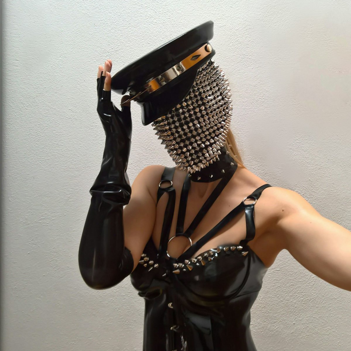AngelShiny4's tweet image. #spikeON #latexmood