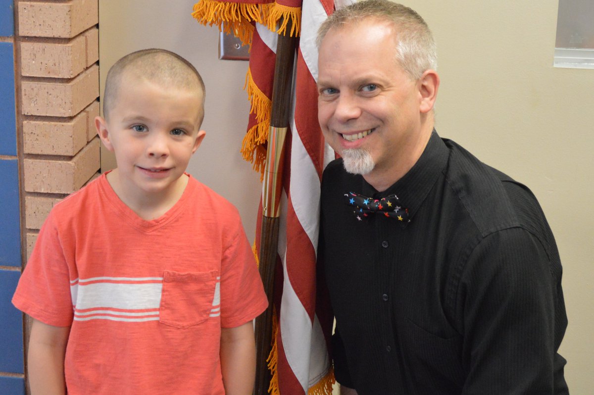 James Babler helped us celebrate Paw Pride Bow Tie Tuesday by picking out this colorful star tie.  James was recognized for showing respect for others.  Keep up the great work, James!  #gocigo