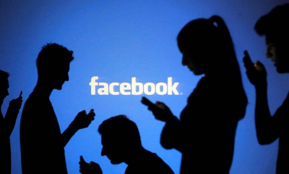 Facebook bloque préventivement l’accès aux informations sensibles pour éviter un nouveau scandale à la Cambridge Analytica #digital itsocial.fr/actualites/fac…