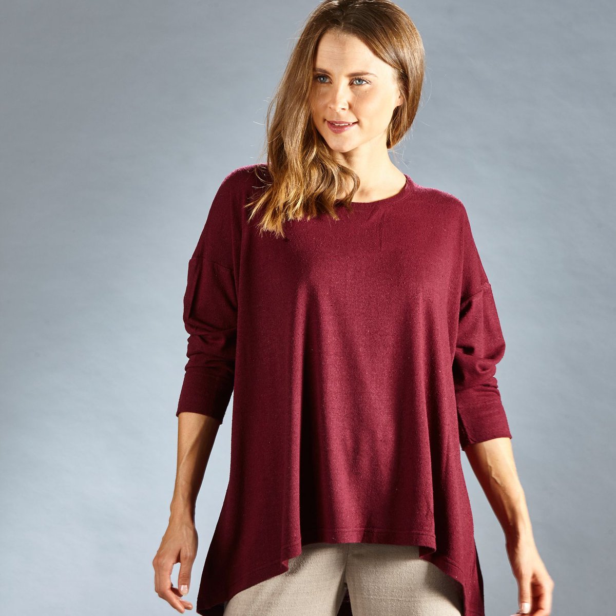 allergie2000's tweet image. #Bouretteseide #Seidenshirt von #KokonZwo Boxy Shirt aus wärmender #Bourette #Seide in #bordeaux #rot. Dieses weit geschnittene #Langarmshirt für den #Herbst ist erhältlich von Größe 36 bis 46. Hautfreundlich und atmungsaktiv

buff.ly/35neO2r

#silk #shirt #seidentop