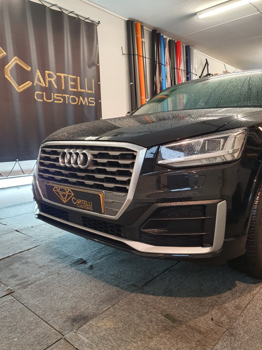 Blacked out Audi Q2.
..
..
#carwrapping #audi #audiq2 #black #carwrap #chromedelete #haarlem #cars #cartellicustoms #Amsterdam #autowrappen #layednotsprayed