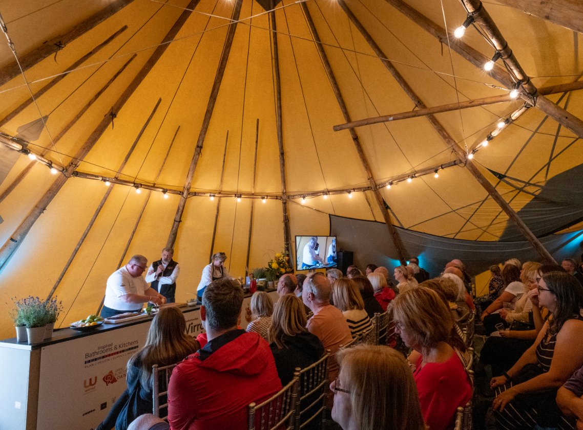 Visit_Wirral's tweet photo. The biggest food and music event in Wirral is coming back for a second year! 🎉

Wirral Food, Drink &amp; Music Festival will bring mouth-watering local food + legendary bands - @thecoralband, @Bunnymen and @OfficialOMD to @BirkenheadPark1 this September! https://t.co/Fk8UosfqZX https://t.co/PhnSW6NmRd