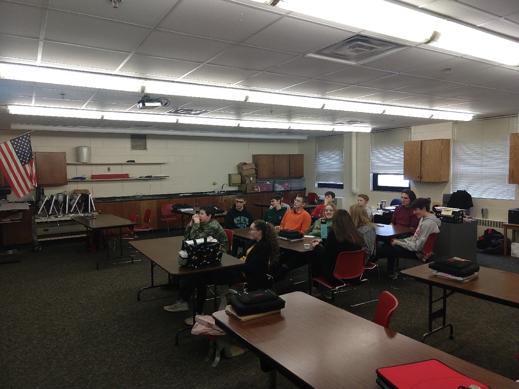 WeepingWaterPS's tweet photo. 9th Grade Geography Skyping with a journalist that covers immigration stories with the Pulitzer Institute.  #Skypeintheclassroom #Microsoftineducation https://t.co/J3ePdovpuR
