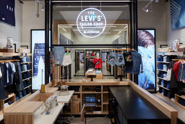 growwithco's tweet photo. Brick-and-mortar businesses are now serving up more than goods or services with in-store "micro-experiences" — like mini spa treatments &amp; custom tailoring — that keep customers coming back https://t.co/BLF42ppSoo @FRCHNELSON @NRFnews #Retail https://t.co/1WkWLT1Nl3