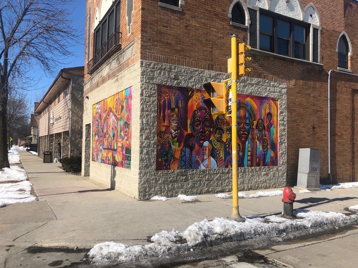 MIAD_edu's tweet photo. Brad Bernard '93 (Painting), alum and associate professor of New Studio Practice: Fine Arts, painted two murals on the House of Peace building (located at the intersection of 17th and Walnut Ave) that showcases community pride and unity. #MIADimpact https://t.co/IFt7BkR5I0