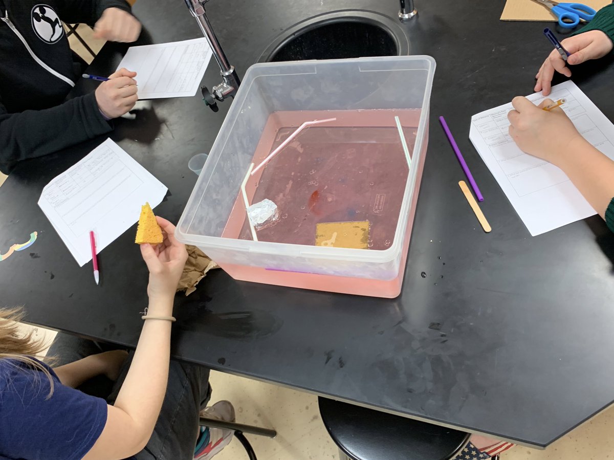 ThBryceisRight_'s tweet photo. Always fun seeing #handsonlearning in @NielsenBiology’s #APES classroom. Today’s topic: oil spills and cleanup effectiveness. Thanks for the invite! #iamwfisd #bebold #OneFamily #ROHOScience https://t.co/WkWqpjLa3g