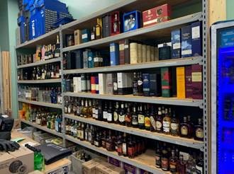 YRP's tweet photo. It's illegal in Ontario to set-up your own beer/liquor sales &amp; distribution centre. Two men have been charged for running this discount liquor business out of a commercial unit in Markham. Click the link for more info --> https://t.co/um7LzD5PXs https://t.co/iF2qbXjgTT