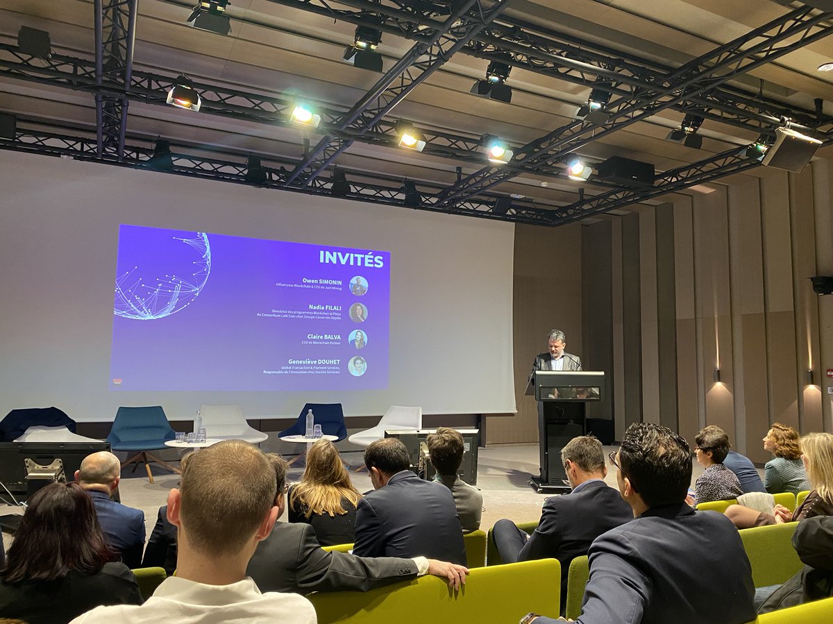 La #Blockchain a amené une capacité à sortir du modèle de centralisation des données, sur un champ d’application très large, et inclut  de multiples technologies🔐🔏. Très beau sujet exploré par notre hub #EmergingTech🚀 un dispositif unique dans le monde bancaire.
#TechStories