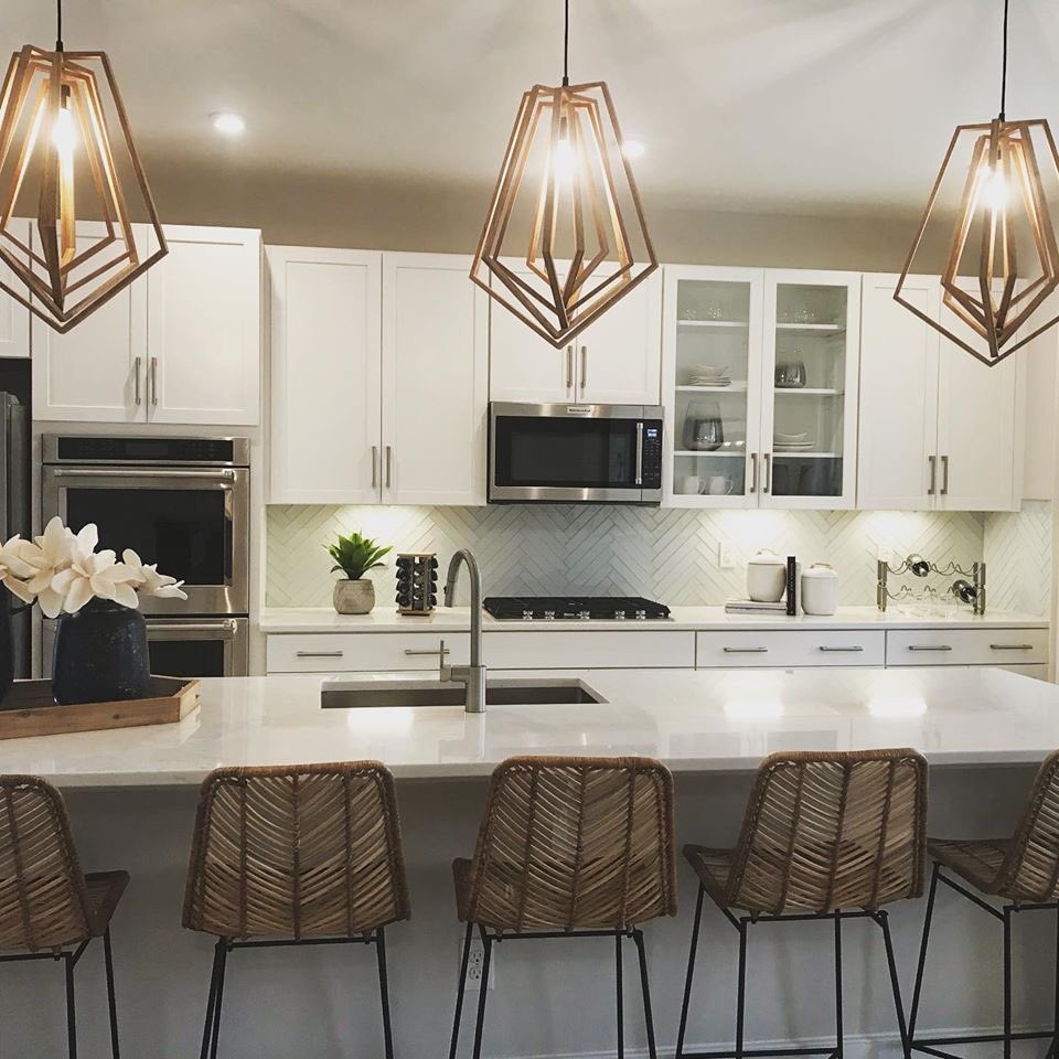 ubsdesigns's tweet image. Your home should tell the story of who you are, and be a collection of what you love.  #yourhome #familyroomdecor #greatroomdesign #familydiningroom #lovewhereyoulive #modelhome #interiordesign