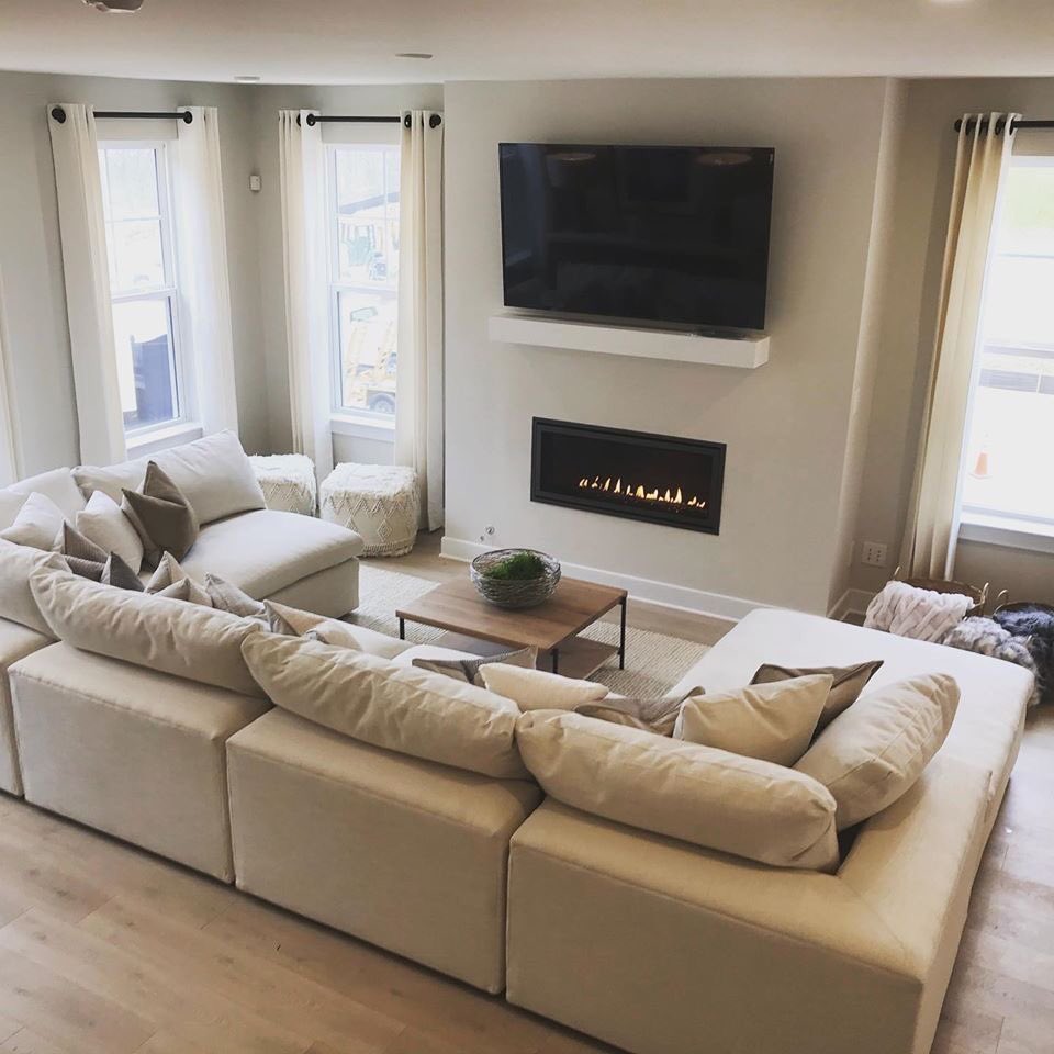 ubsdesigns's tweet image. Your home should tell the story of who you are, and be a collection of what you love.  #yourhome #familyroomdecor #greatroomdesign #familydiningroom #lovewhereyoulive #modelhome #interiordesign