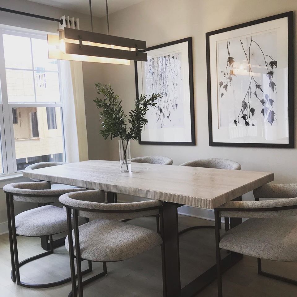 ubsdesigns's tweet image. Your home should tell the story of who you are, and be a collection of what you love.  #yourhome #familyroomdecor #greatroomdesign #familydiningroom #lovewhereyoulive #modelhome #interiordesign