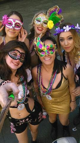 SARiverwalkFun's tweet photo. It is Fat Tuesday! Let's get things started at the Bier Garten Riverwalk! So much fun!
#BierGartenSA #FatTuesday #SARiverwalkFun #MardiGras https://t.co/6xoSfUVDux