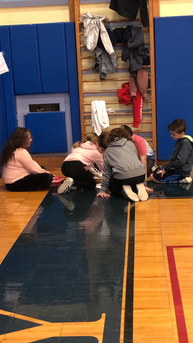 CoachRooney_'s tweet photo. Before we practice our plays.. we create them with our teams 👏🏼👏🏼
#misspastuchpe
#footballunit
#playbooks
#thinkoutsidethegym
#teamwork
@MandalayEl @Wantagh_Warrior https://t.co/nZ5zO27cUV