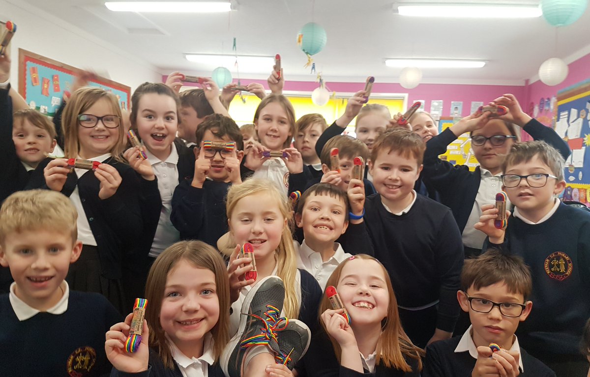 MrsSSmall's tweet photo. Our class have won some rainbow laces from @premierleague and we love them!  A great excuse to learn how to tie them up! Thank you for reminding us we are all unique and special #plpprimarystars #thisiseveryonesgame https://t.co/pfAWwrZdyA