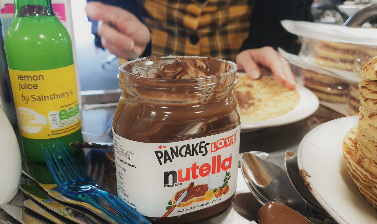 #SugarAndLemon or #Nutella?

𝗜𝘀 𝗶𝘁 𝘄𝗿𝗼𝗻𝗴 𝘁𝗼 𝗵𝗮𝘃𝗲 𝗯𝗼𝘁𝗵.... 

🥞🍽️
#PancakeDay #ShroveTuesday