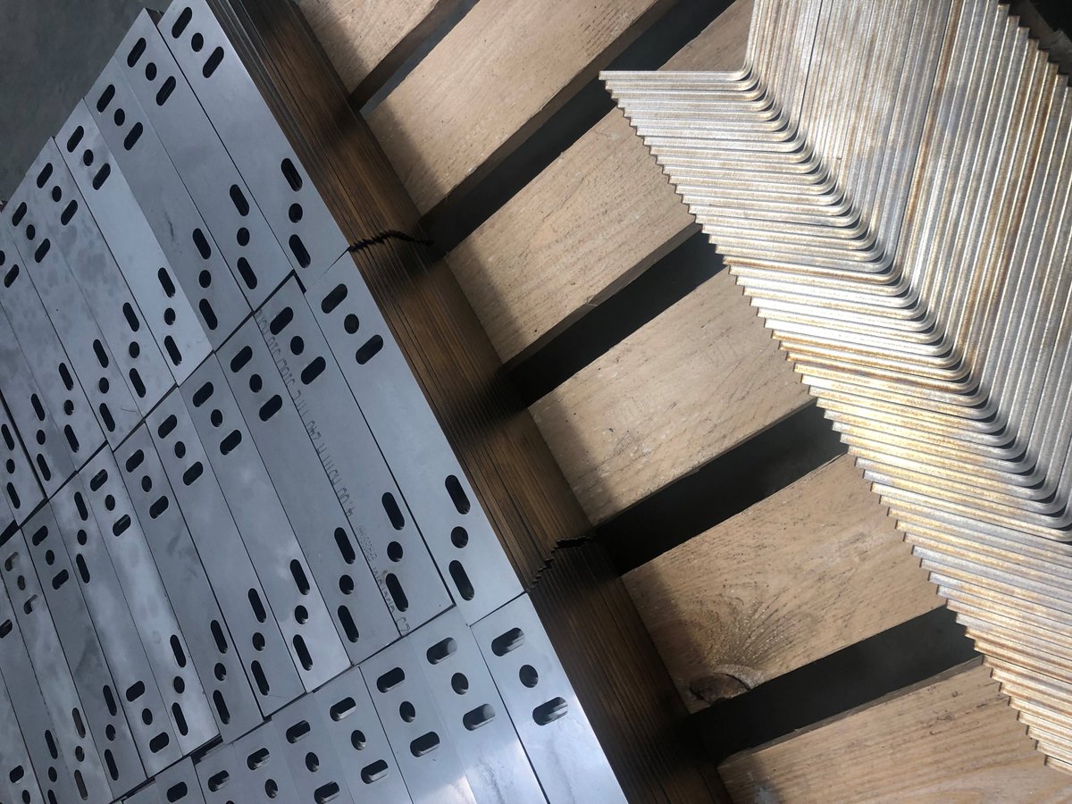 A Sneak Peek at some completed parts from today!!📸

#Laser #Fold #CNC #Engineering #ukmfg