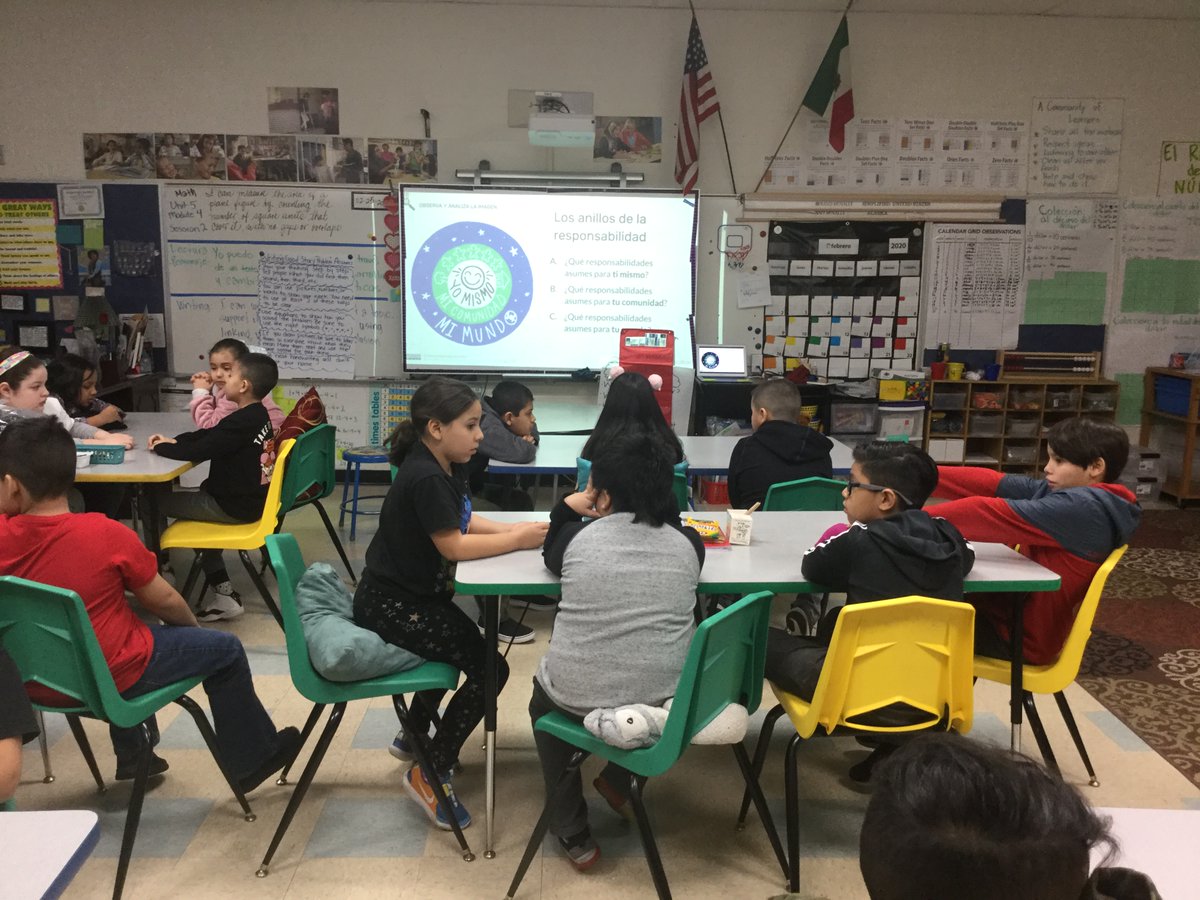 MaestroRamirez3's tweet photo. Estamos aprendiendo como ser un buen ciudadano digital usando la tecnología de forma responsable con el modelo de los tres anillos.
#KomenskyMatters #D100Inspires https://t.co/QvjgS6AkJb