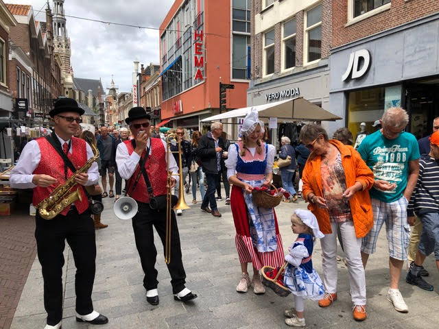Deze markt zoekt deelnemers: Alkmaar Shoppingmarkt, mevrouwmarkt.nl/alkmaar-shoppi… mevrouwmarkt.nl/wp-content/upl…